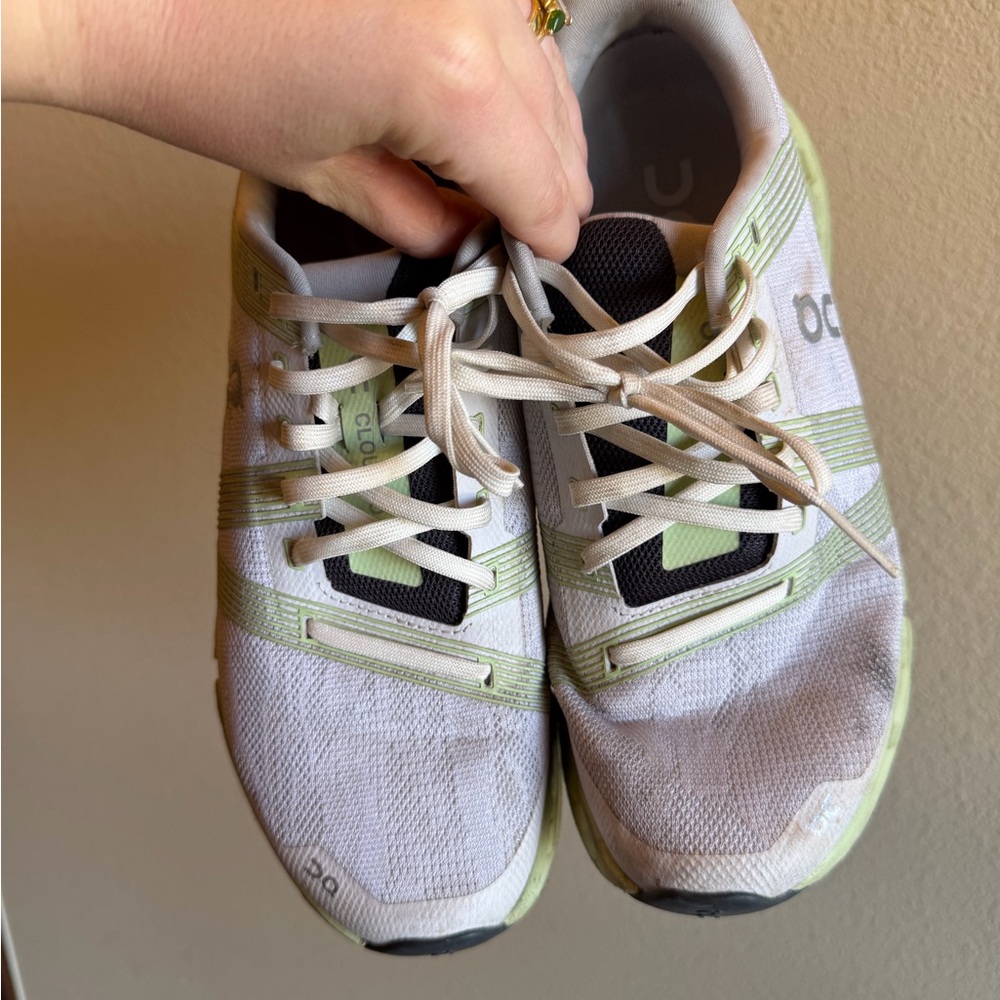 On cloud Women's Shoes in White and Light Green - Picture 2 of 3
